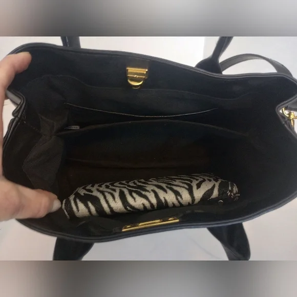 🦓 Zebra Print Crossbody Satchel Purse And Wallet - Picture 8 of 10